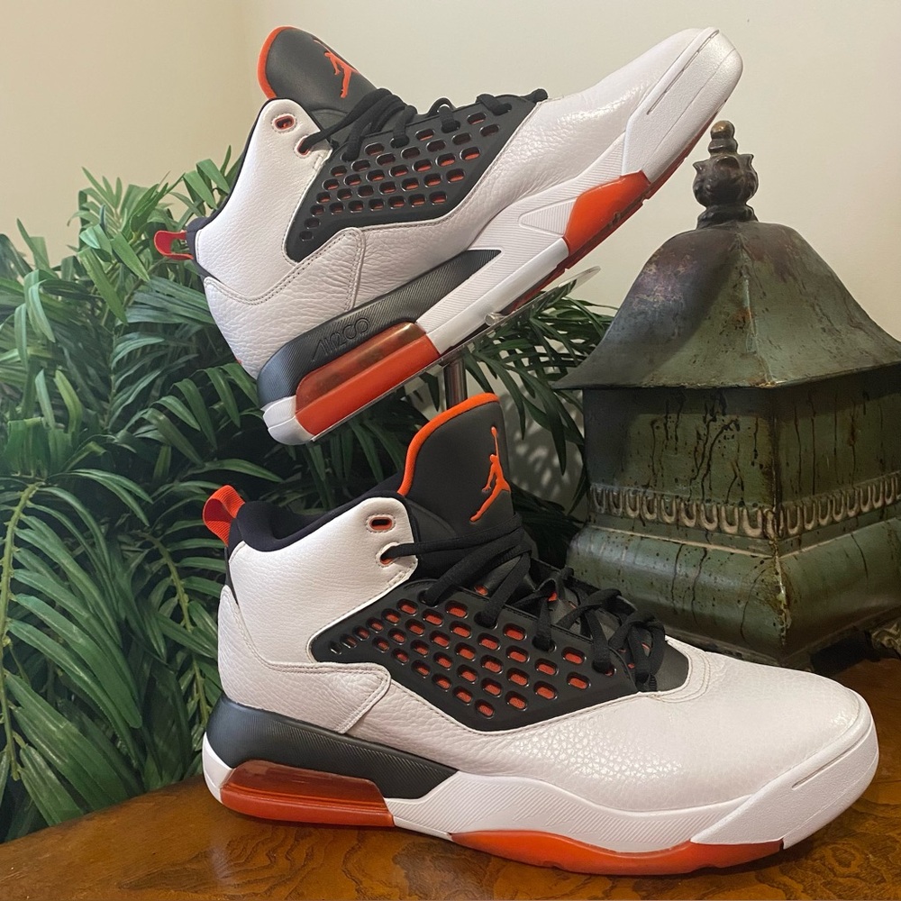 Jordan Maxin 200 Sneakers